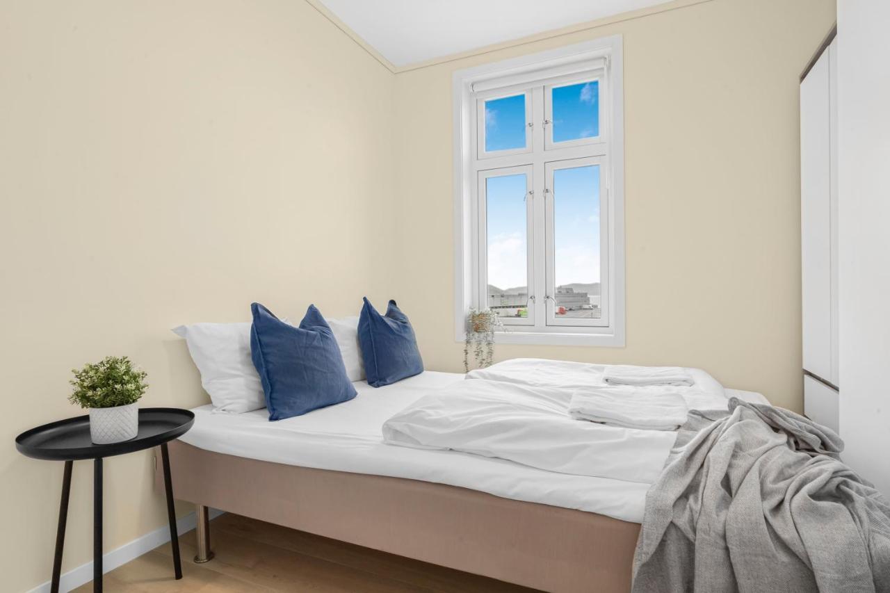 Lejlighed Contemporary City-apartement With Views Of The Dock! *